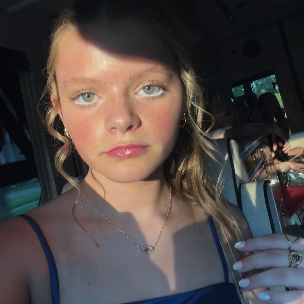 Meet your Posher, Saylor